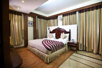 Oyo Premium Pitampura Hotell New Delhi Exteriör bild
